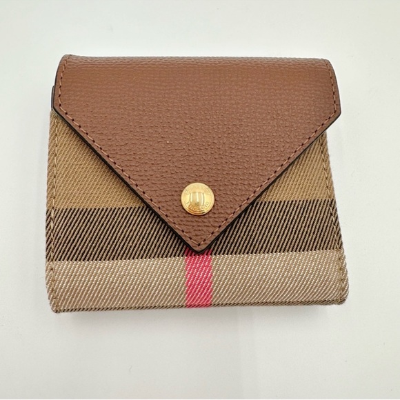 NEW Burberry Tri-Fold Lila Wallet Grainy Calfskin Vintage Check - Picture 2 of 9